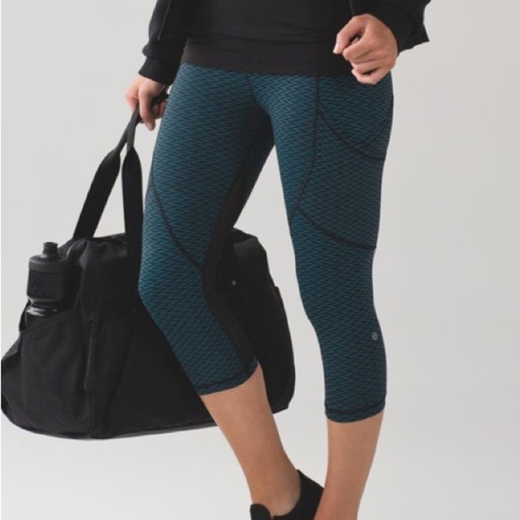 Lululemon Outrun 17" Crop
Score Jacquard Black Indian Ocean / Black - Picture 5 of 16